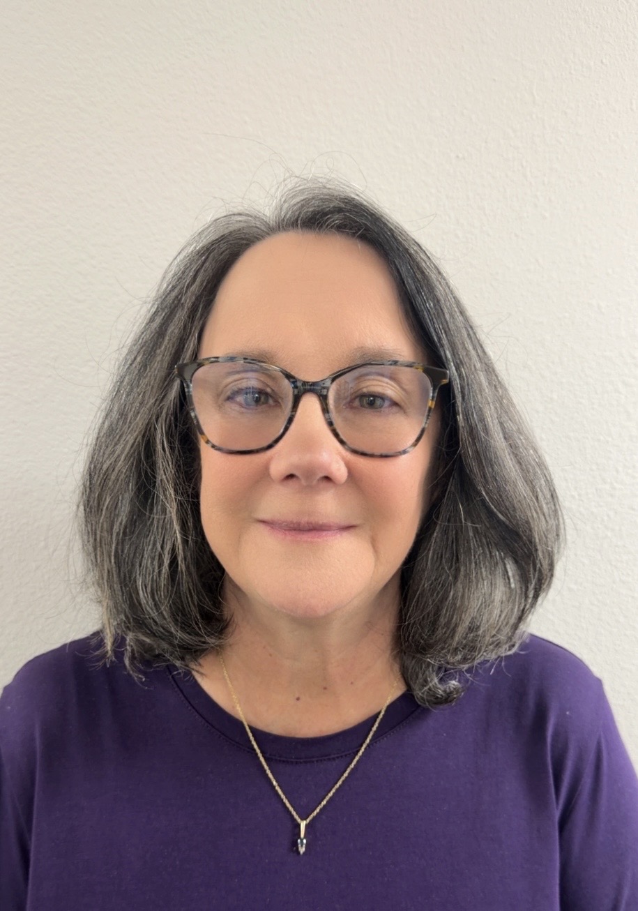 staff image of Lisa Tomsic